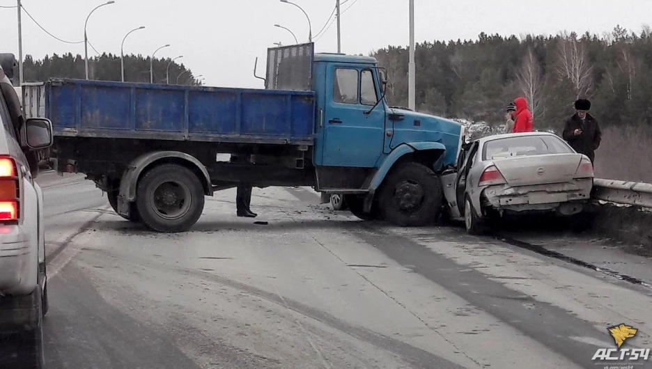 ДТП на Бердском шоссе. 9 февраля 2017 года.