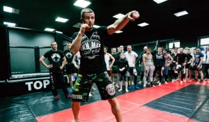 Виталий Бигдаш провёл семинар и показательные тренировки для бойцов клуба.