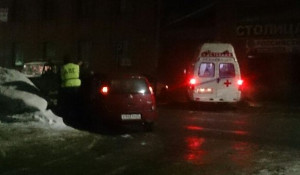 В Барнауле автомобиль сбил женщину.