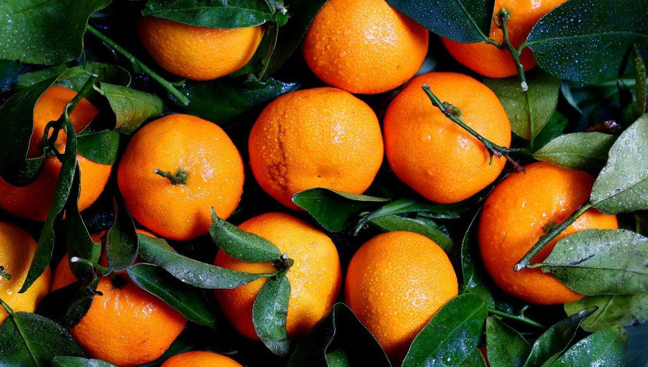 Апельсины, цитрусовые.
