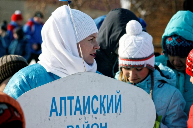 Участницы и болельщицы XXXII зимней олимпиады сельских спортсменов Алтая. 17-19 февраля  