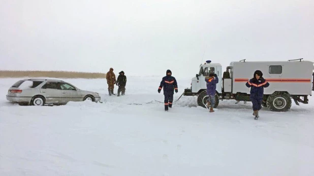 МЧС, помощь рыбакам.