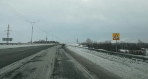 Трасса, гололед, метель.