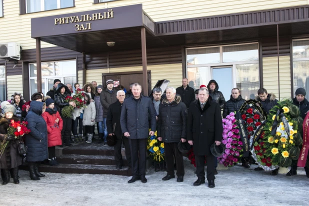 В Барнауле простились с президентом Союза зернопереработчиков Алтая Виктором Фоминых.