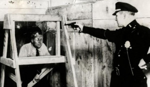 Демонстрация возможностей пуленепробиваемого стекла, 1931 год, Нью–Йорк 