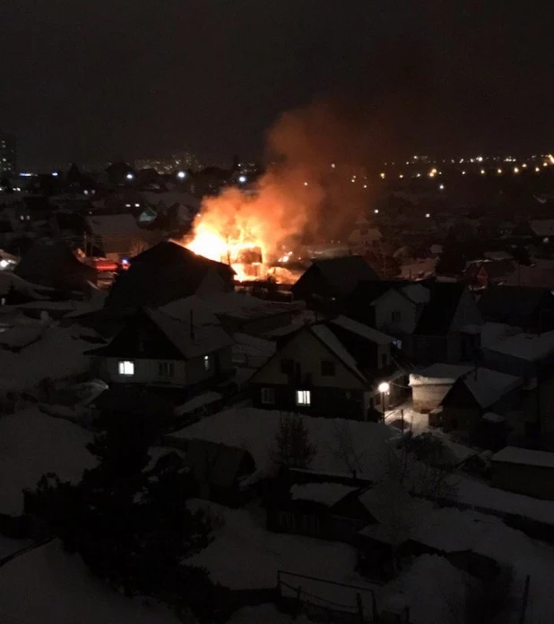 Пожар в районе кардиоцентра.