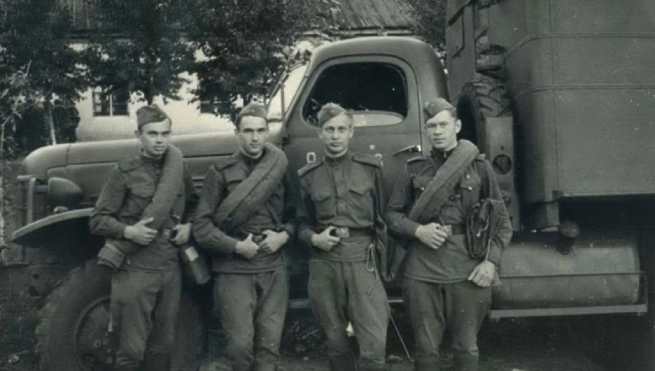 На военных лагерных сборах. 1960 г.