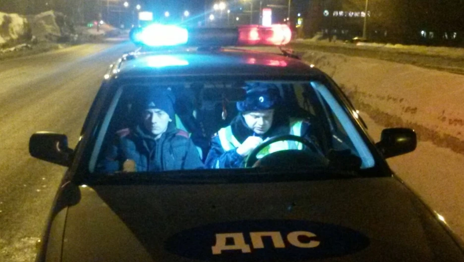 Полиция устроила погоню за "Нивой" ночью в Барнауле 