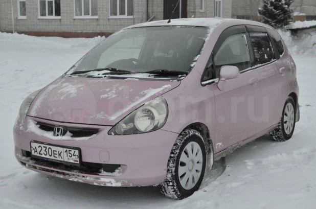 Honda Fit 2001 года продают в Барнауле за 220 тыс. рублей