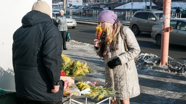 Цветы в Барнауле. 7 марта 2017 года.