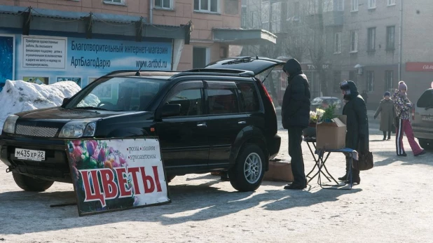 Цветы в Барнауле. 7 марта 2017 года.