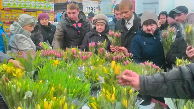 Цветы в Барнауле. 7 марта 2017 года.