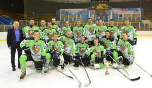 Хоккейная команда "Бобровский лесокомбинат".