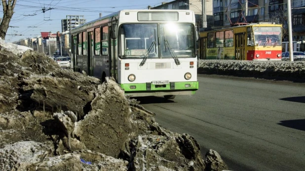 Уборка снега в Барнауле.