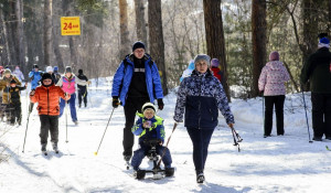 На закрытие лыжного сезона на "Трассе здоровья" пришло рекордное количество любителей активного отдыха. 19 марта 2017 года.