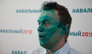 Алексея Навального облили зелёнкой в Барнауле. 20 марта 2017 года.