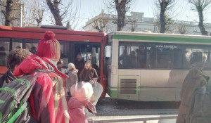 Два автобуса столкнулись на проспекте Ленина. 21 марта 2017 года.
