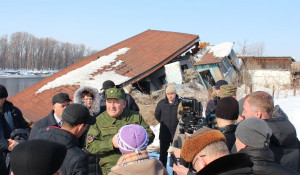 Александр Карлин проверил, как готовятся к паводку в селах Бийского и Красногорского района.