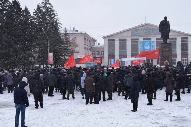 В Рубцовске прошел митинг против повышения тарифов ЖКХ