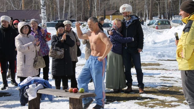 Праздник весеннего равноденствия в Барнауле.