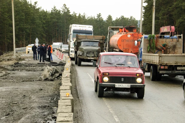 Расширение путепровода на шоссе Ленточный бор