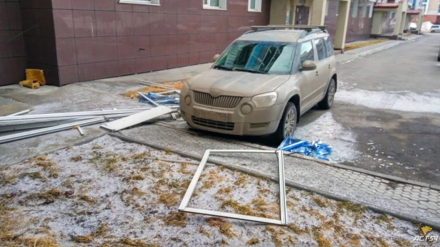 Последствия штормового ветра в Новосибирске.