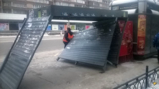 Последствия штормового ветра в Новосибирске.