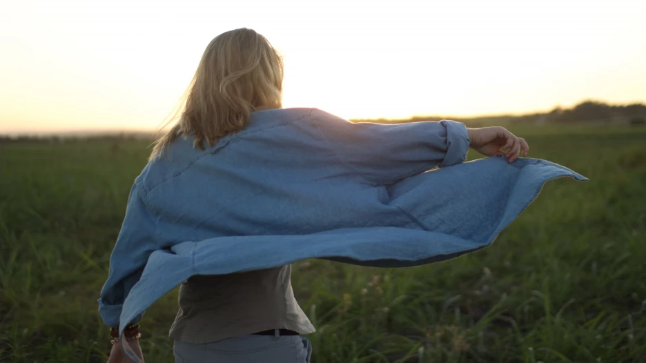 Девушка. Ветер летом.