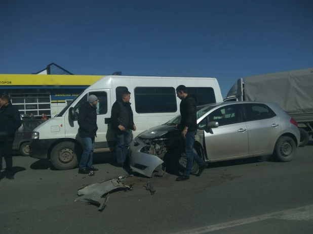 Массовая авария на Павловском тракте. Барнаул, 3 апреля 2017 года.