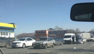 Массовая авария на Павловском тракте. Барнаул, 3 апреля 2017 года.