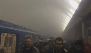 В метро Санкт-Петербурга прогремели взрывы.