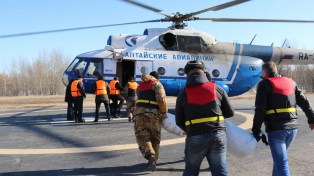 На Оби под Барнаулом тренировались взрывать лёд. Паводок-2017 на Алтае.