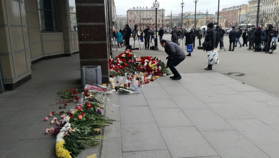Петербург на следующий день после теракта в метро.