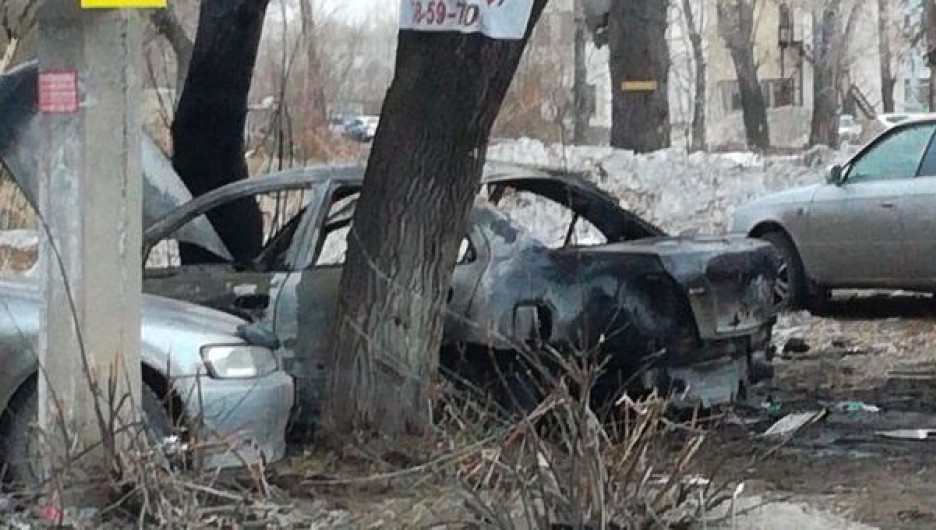 В Барнауле горели три автомобиля.
