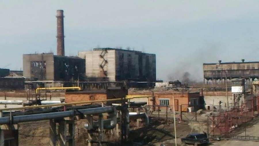 Территория заброшенного Барнаульского завода технического углерода. 12 апреля 2017 года.