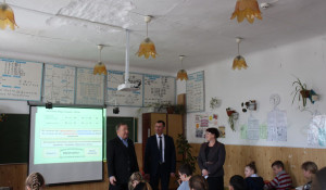 Александр Карлин посетил школу №1 в Залесово