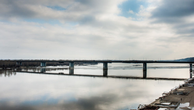 Обь у Нового моста в Барнауле.