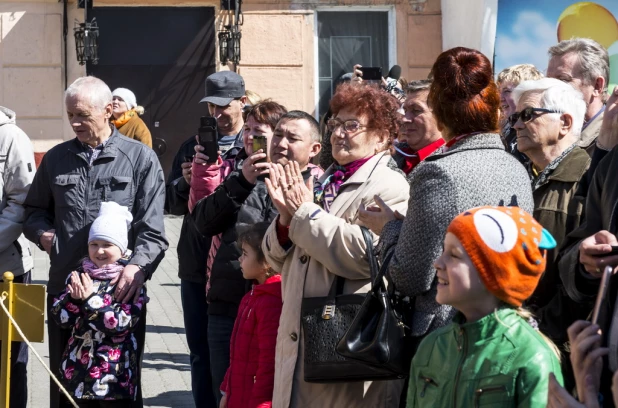 Освящение символа пасхи в Барнауле.