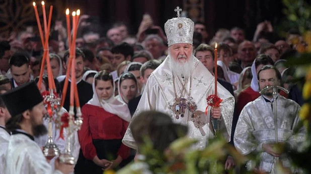 Ночное богослужение в храме Христа Спасителя.