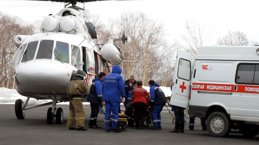 Зарубежные туристы пострадали при жесткой посадке вертолета.