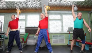 Соревнования по гиревому спорту.