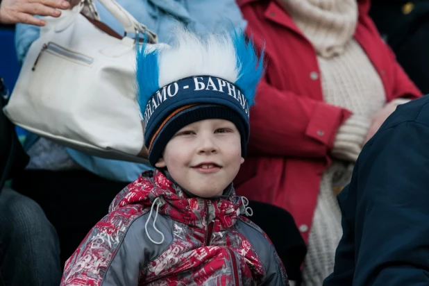 Барнаульское "Динамо" провело первый домашний матч в этом году 