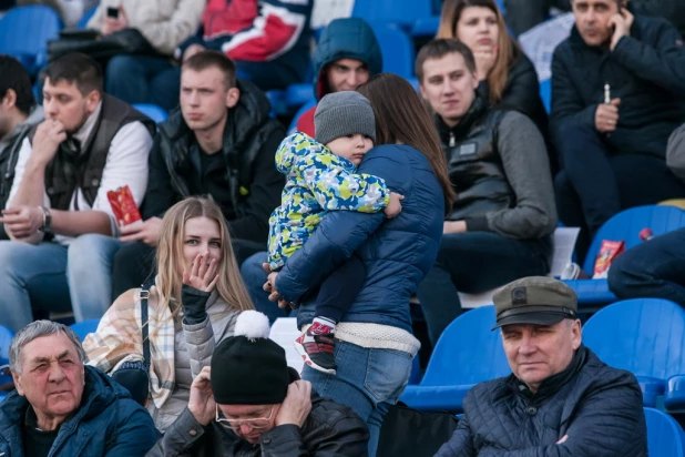 Барнаульское "Динамо" провело первый домашний матч в этом году 