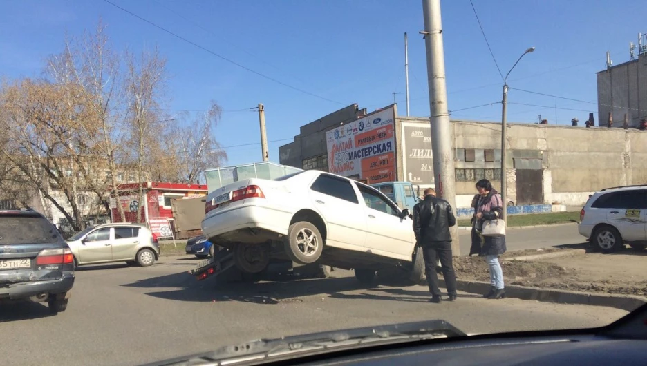 ДТП на перекрестке улиц Матросова и Советской Армии.