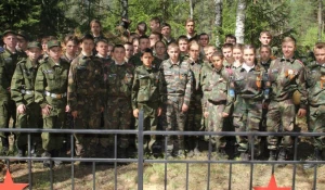 Курсанты Сибирского кадетского корпуса г. Новосибирска, с 2001 года несущие Вахту памяти на Ивановском пятачке.