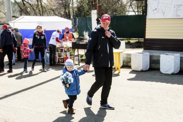 Родительский день в Барнауле. Власихинское кладбище