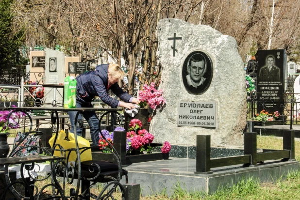 Родительский день в Барнауле. Власихинское кладбище