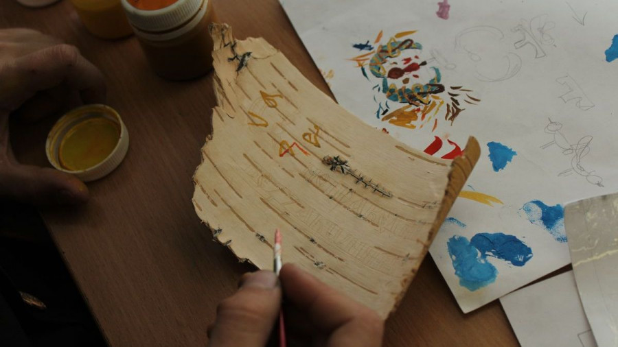 В алтайской школе детей учат древнерусской каллиграфии.