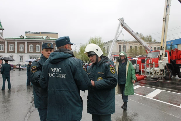 Парад пожарной техники в Барнауле.