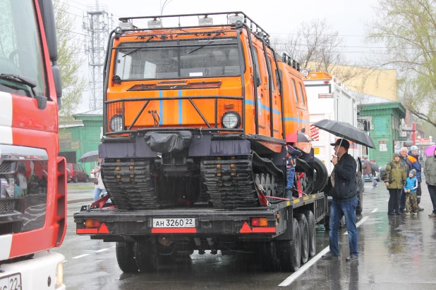 Парад пожарной техники в Барнауле.